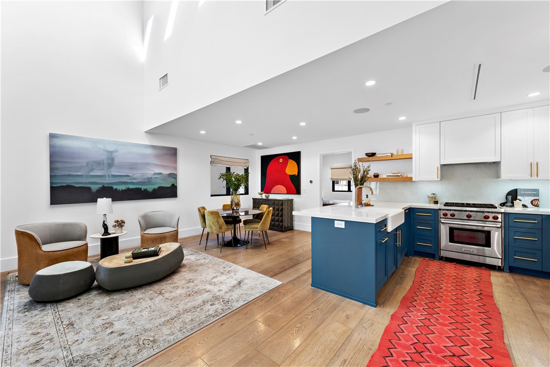 616 1/2 Acacia Avenue