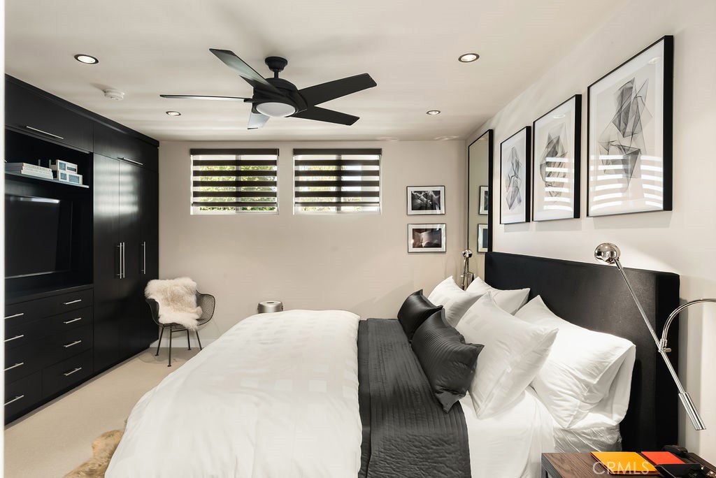 1585 S Coast Highway 66