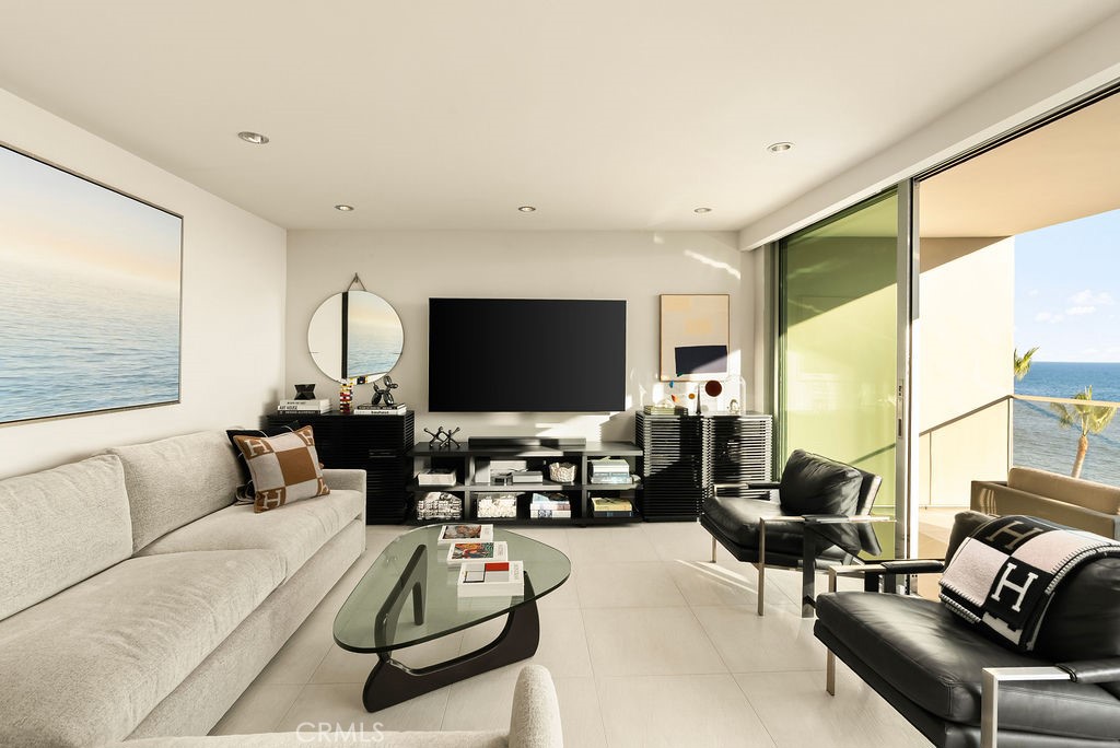 1585 S Coast Highway 66