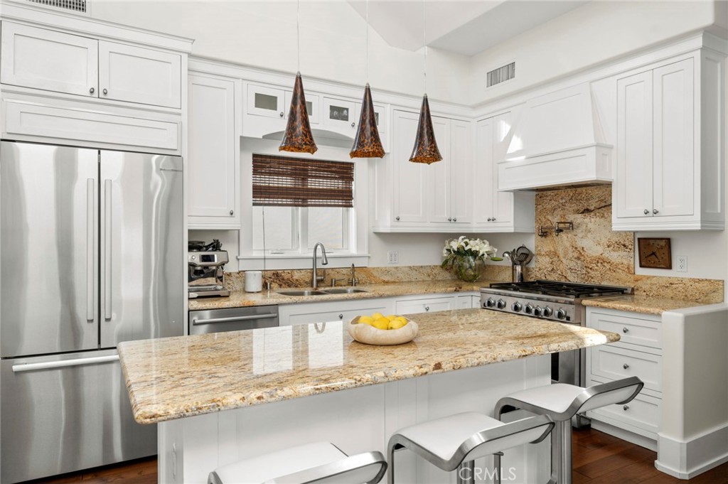 516 Poinsettia Avenue B