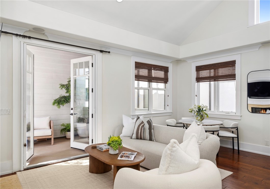 516 Poinsettia Avenue B