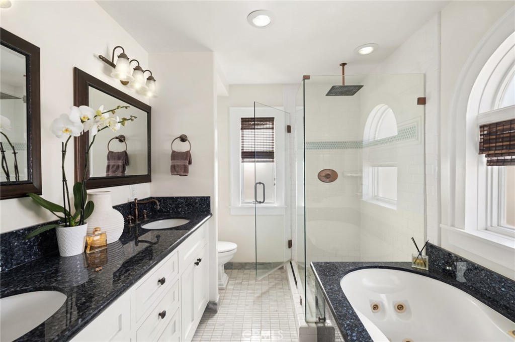 516 Poinsettia Avenue B