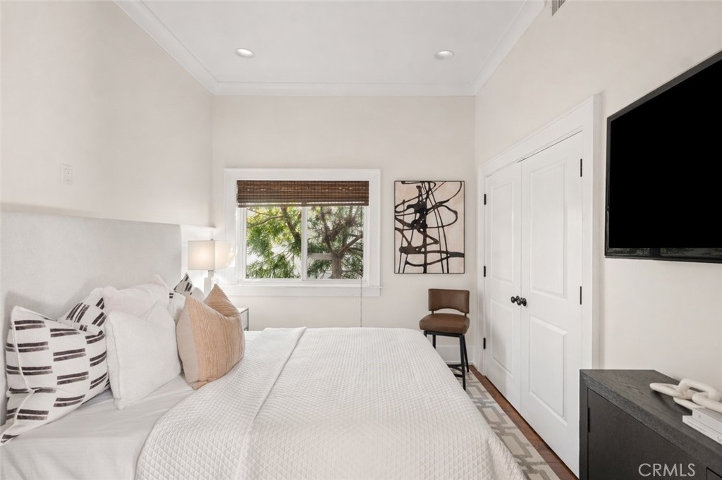 516 Poinsettia Avenue B