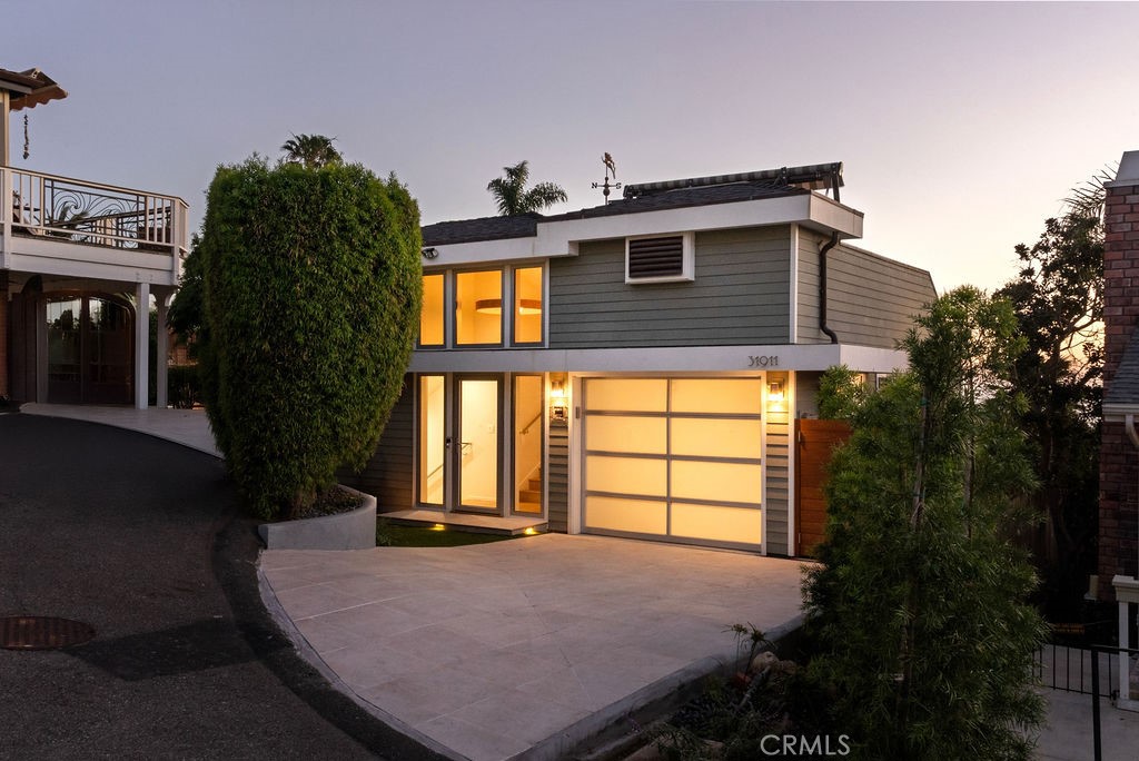 31911 Crestwood Place