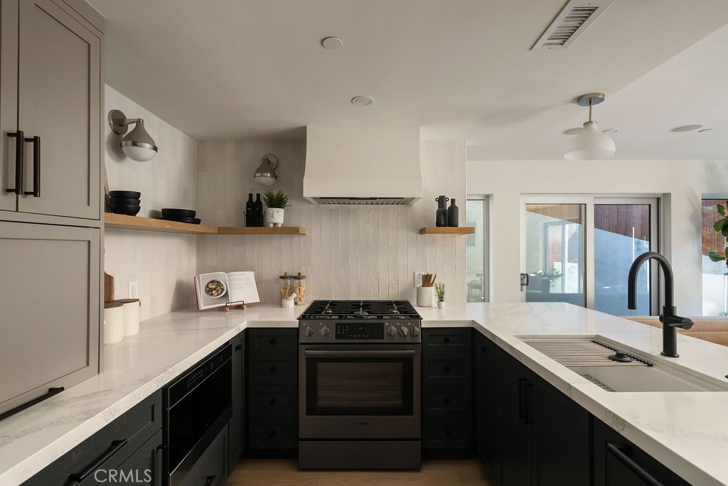 31911 Crestwood Place