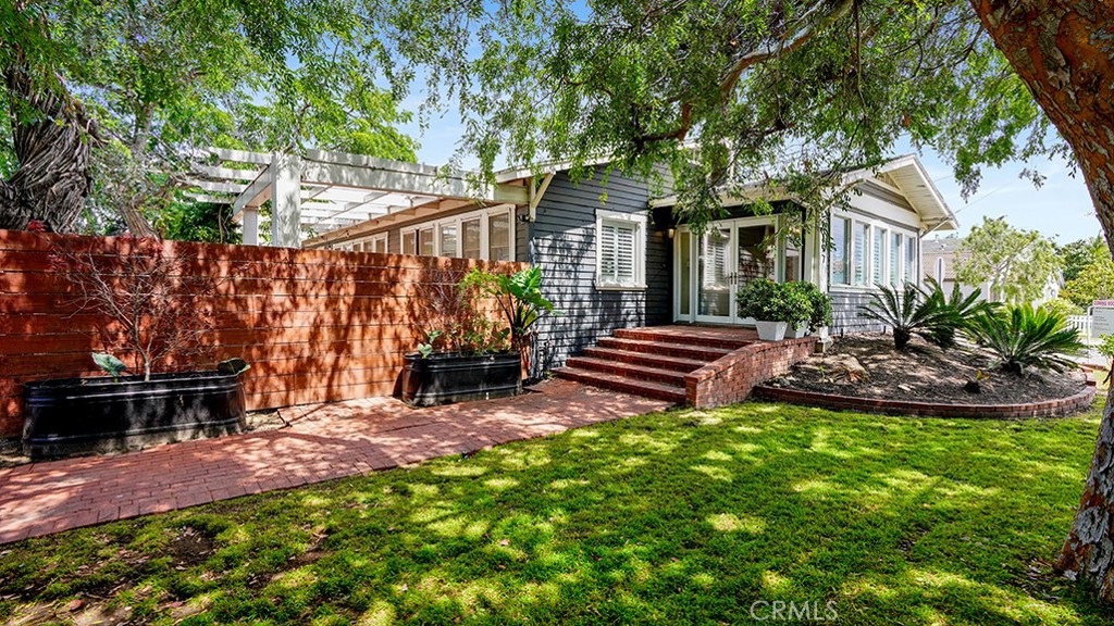 2197 Santa Ana Avenue