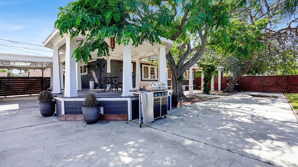 2197 Santa Ana Avenue