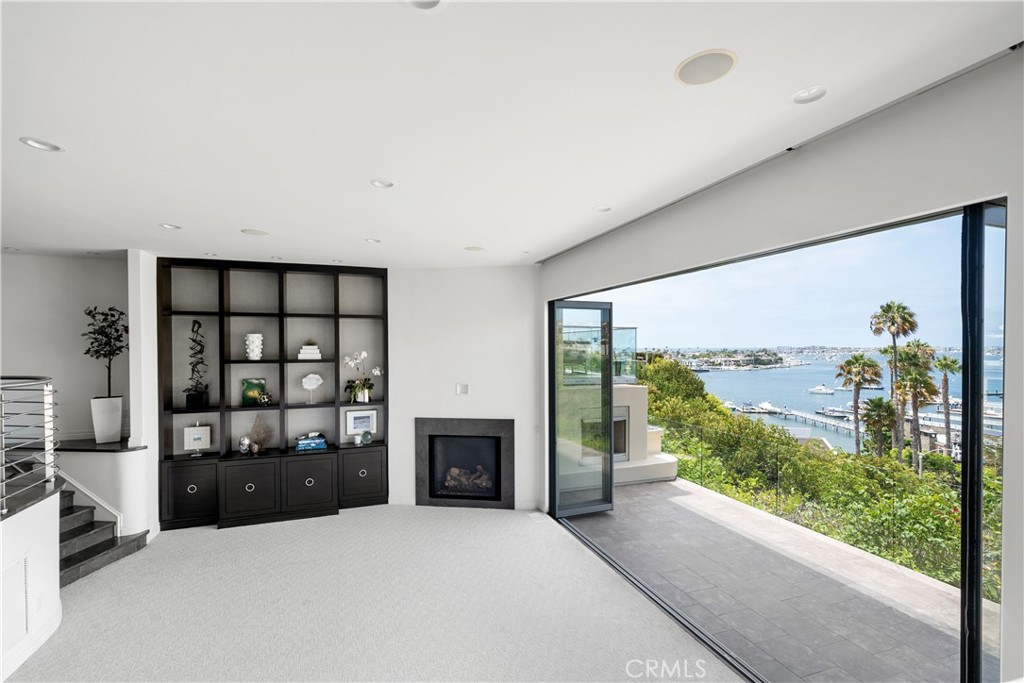 315 Carnation