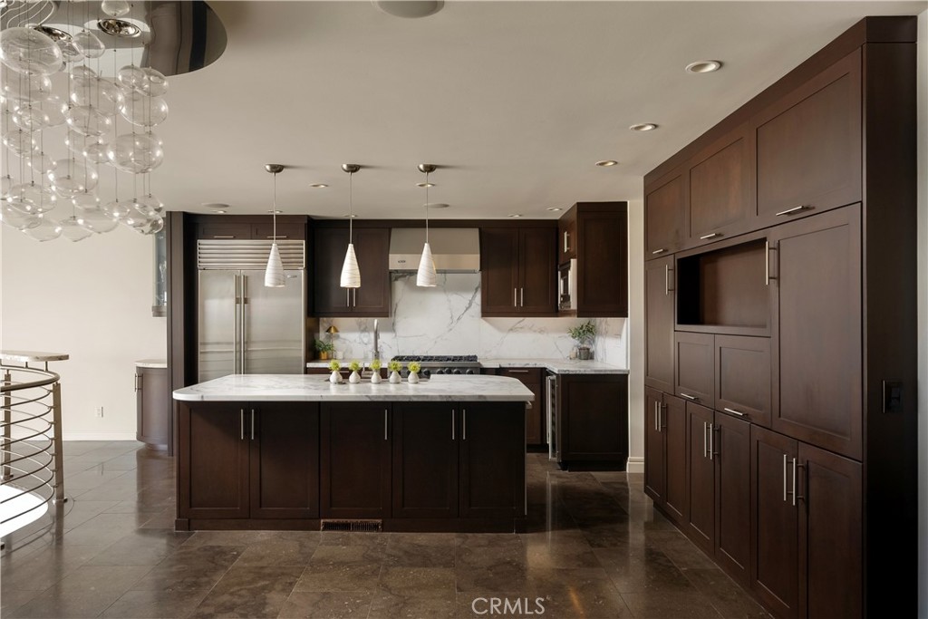 315 Carnation