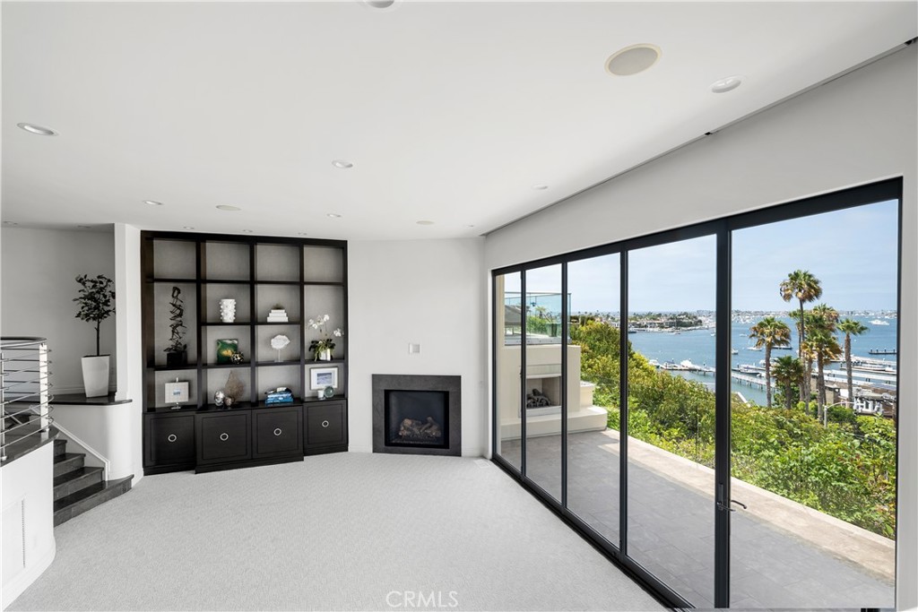 315 Carnation