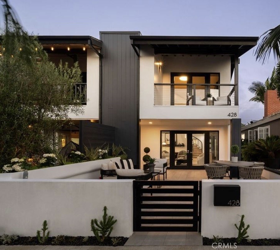 428 Heliotrope Avenue