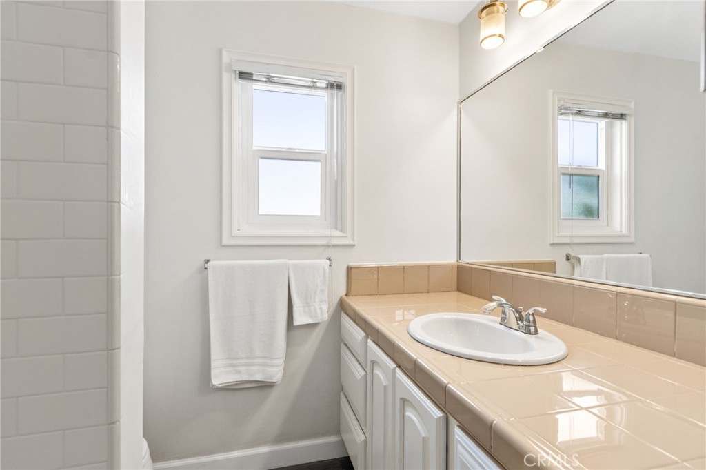 218 E Balboa 1/2