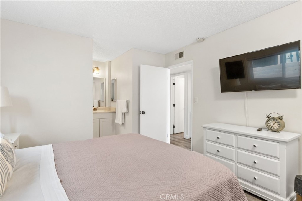 218 E Balboa 1/2