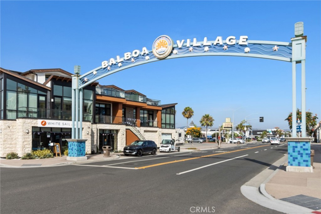 218 E Balboa 1/2