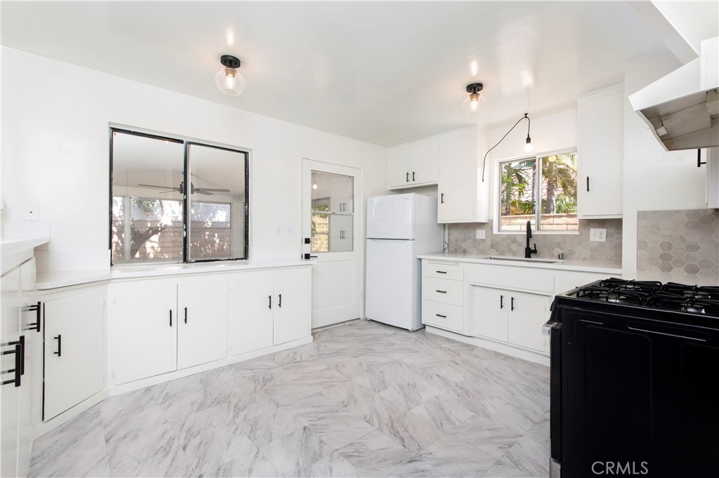 2175 1/2 Tustin Avenue