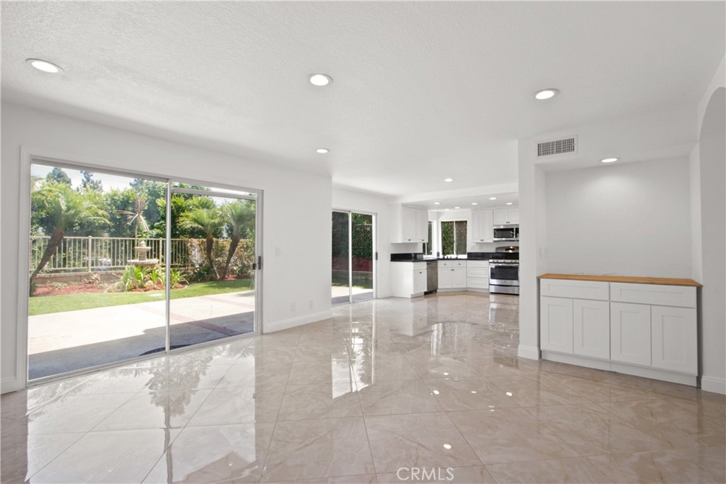 29696 Michelis Street