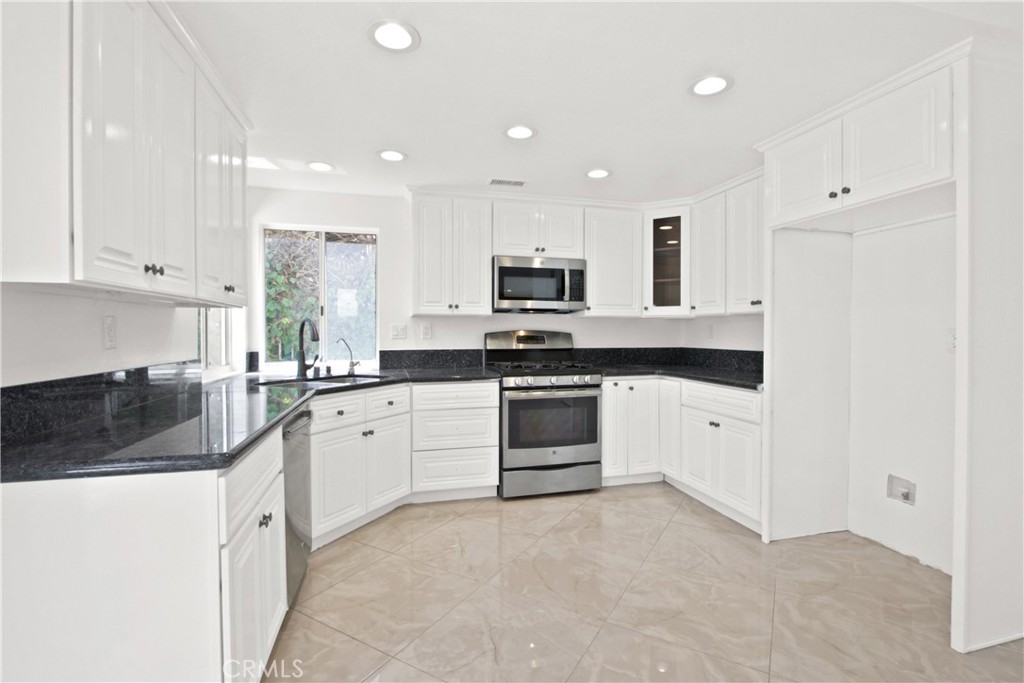 29696 Michelis Street