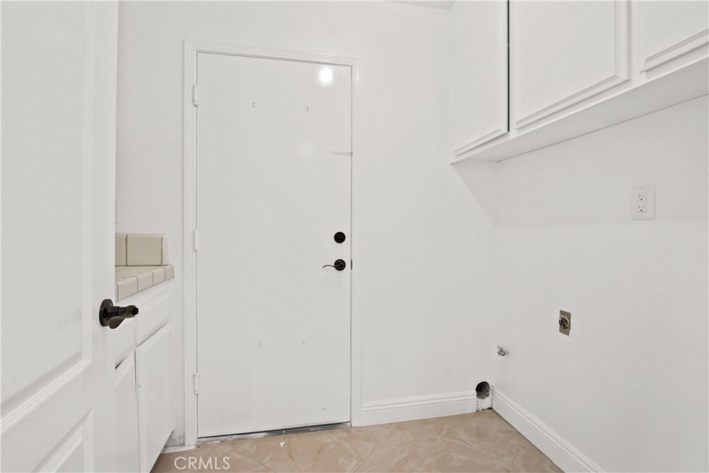 29696 Michelis Street