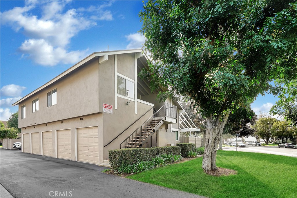 1720 N Willow Woods Drive B