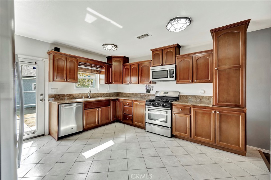 168 E Harcourt Street