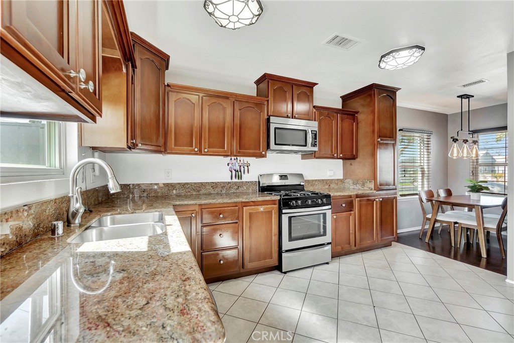 168 E Harcourt Street