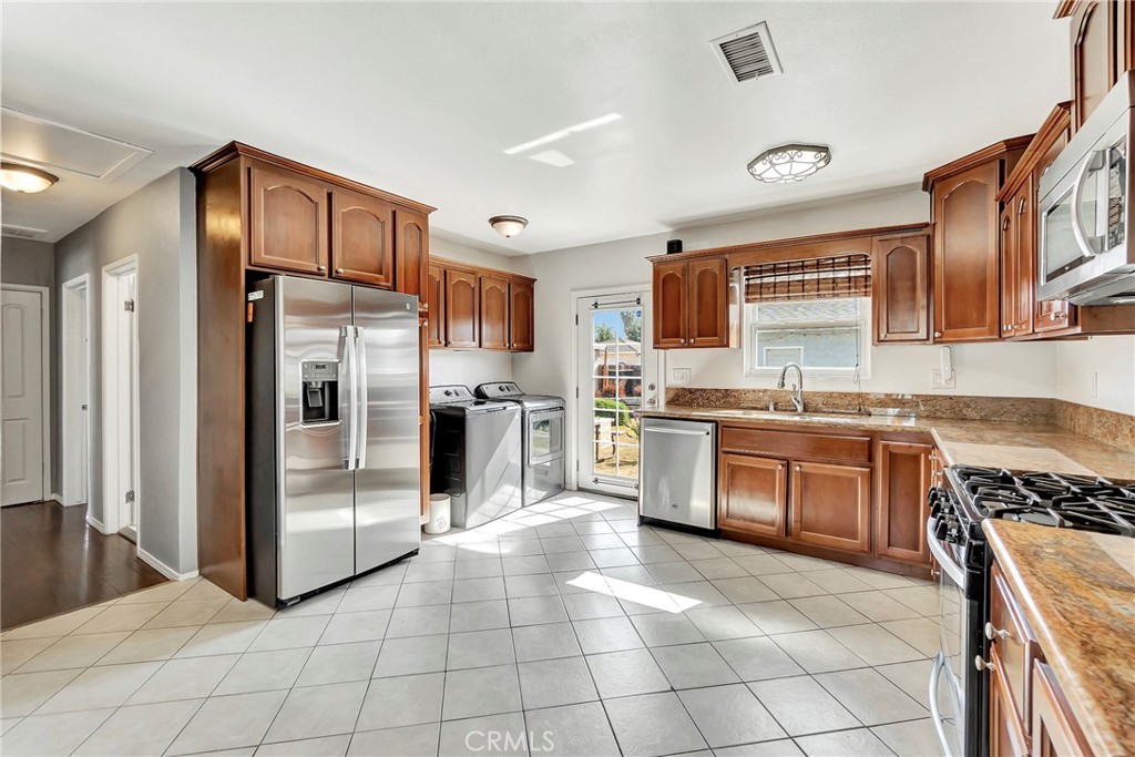 168 E Harcourt Street