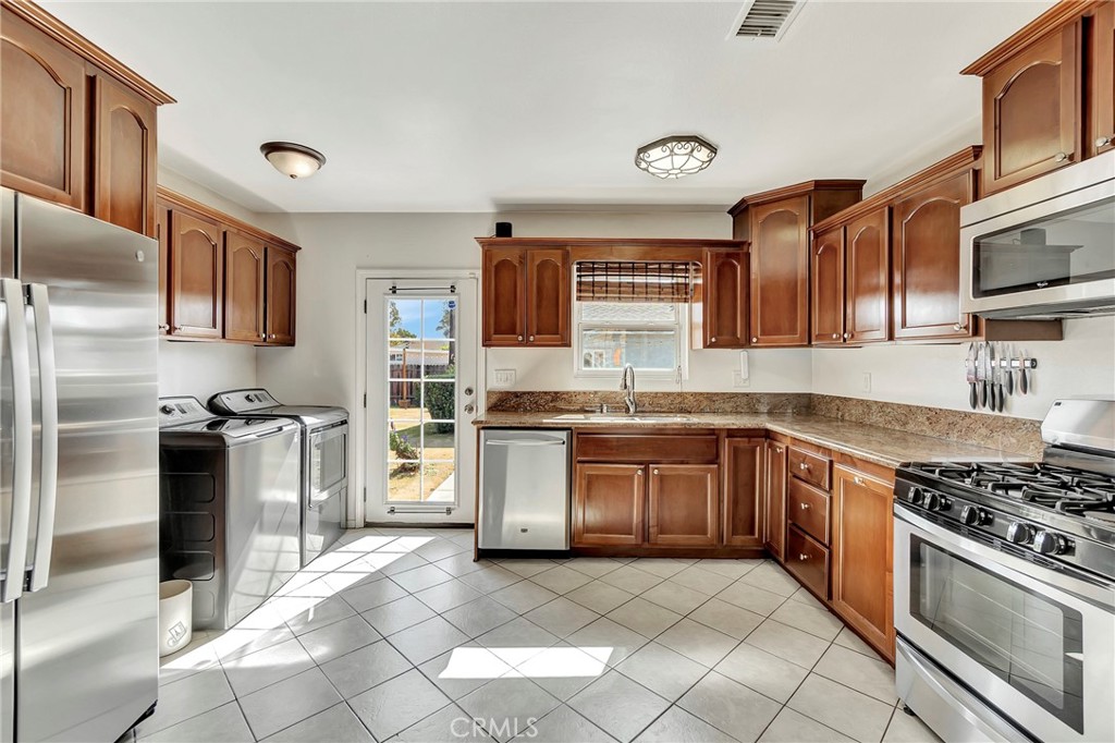 168 E Harcourt Street