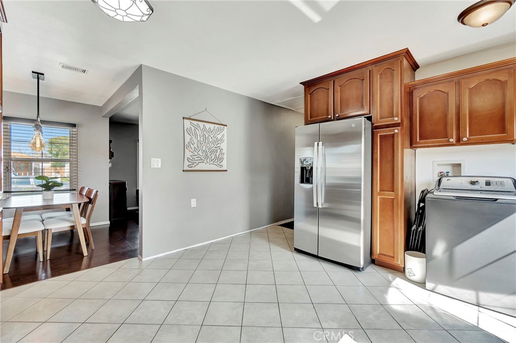 168 E Harcourt Street