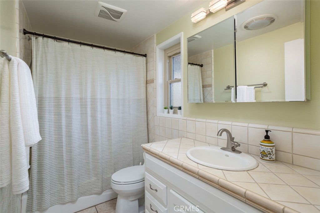 3019 Club House Circle