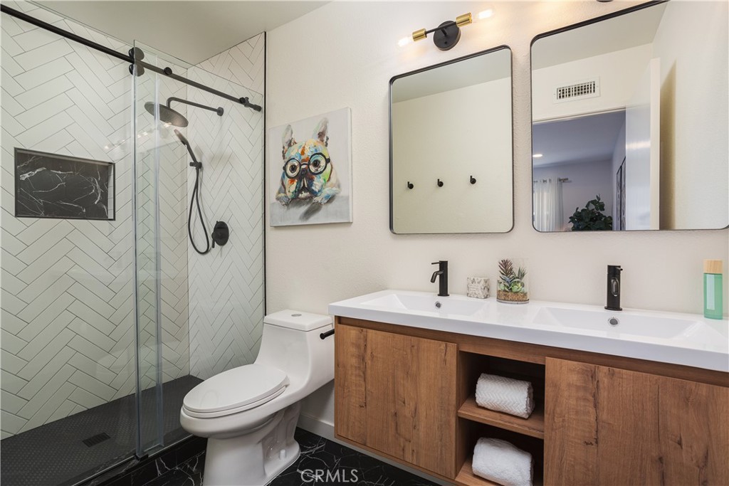 1519 E Van Bibber