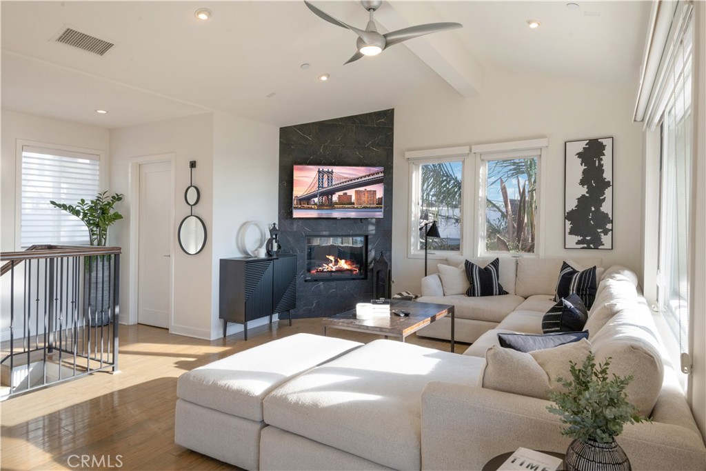 929 1st Street Unit: A