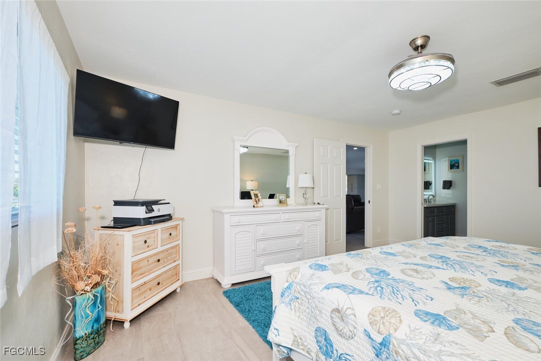 789 San Carlos DR