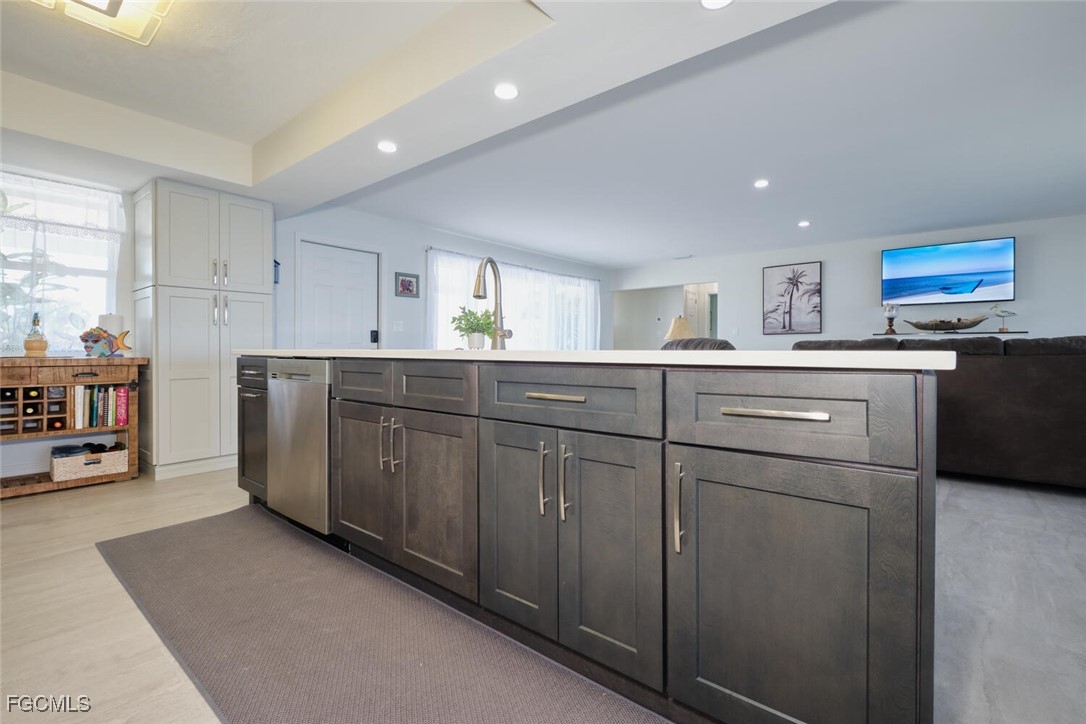789 San Carlos DR