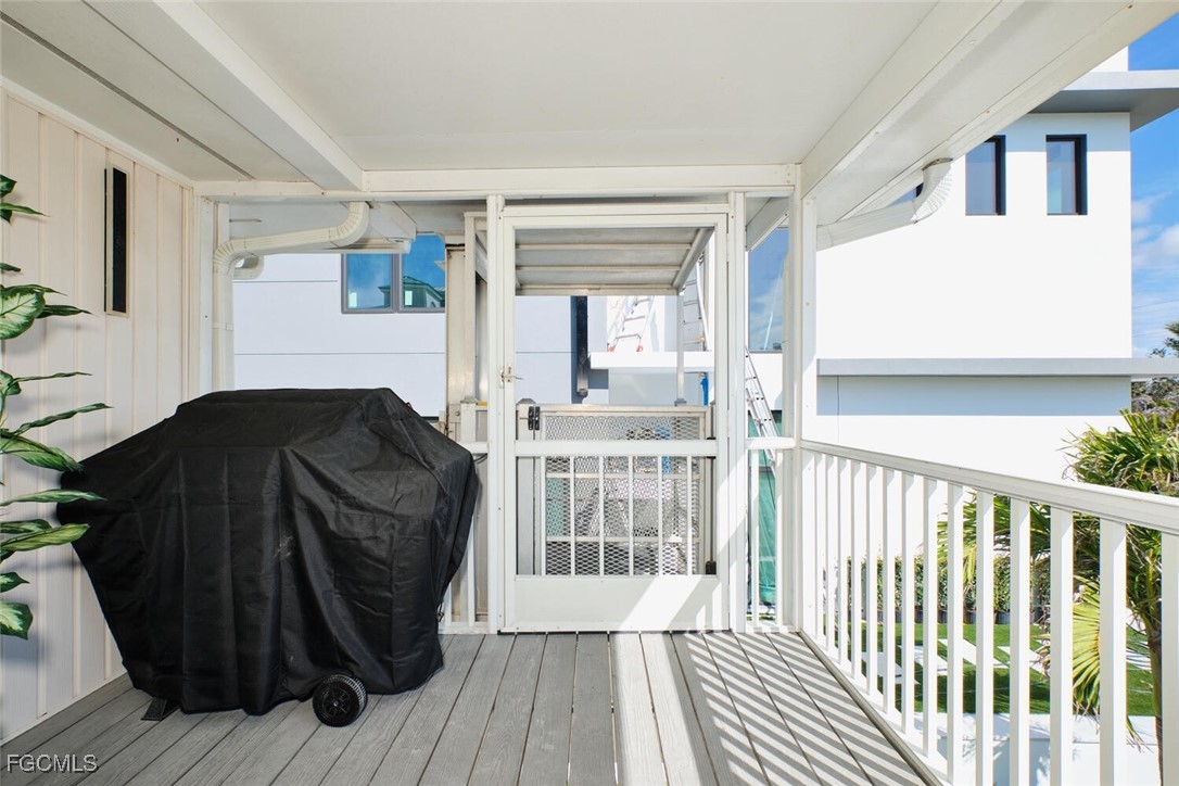789 San Carlos DR