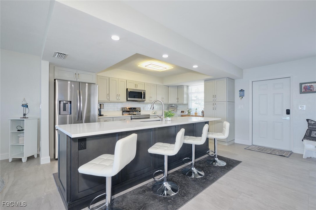 789 San Carlos DR