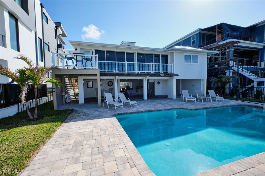 789 San Carlos DR