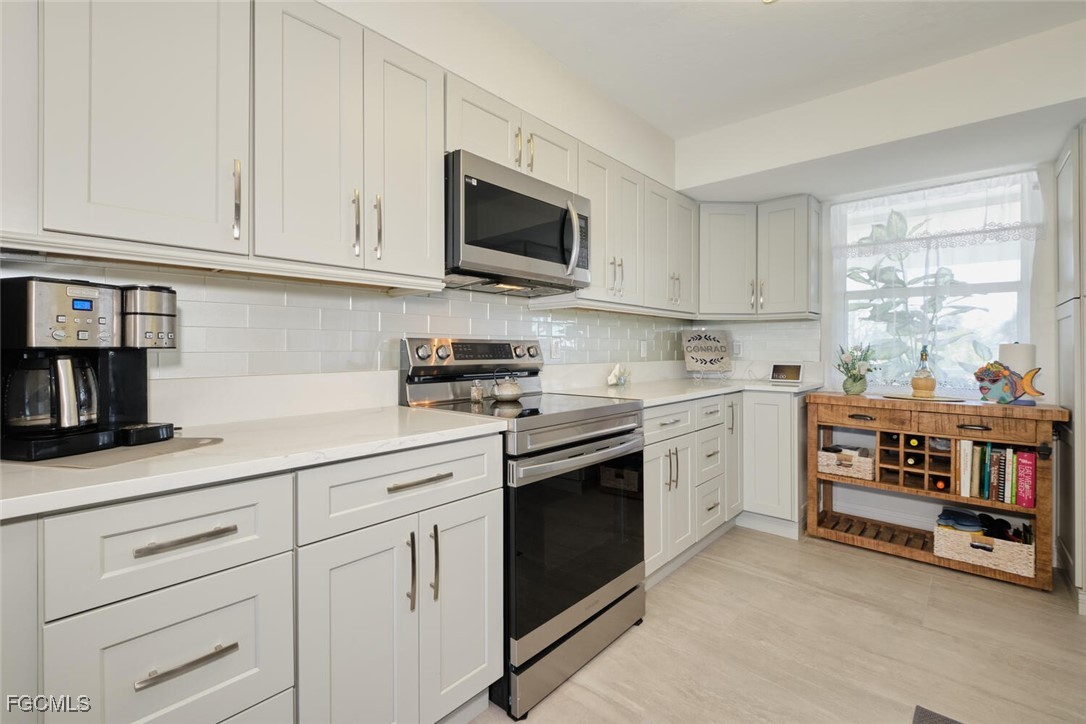 789 San Carlos DR