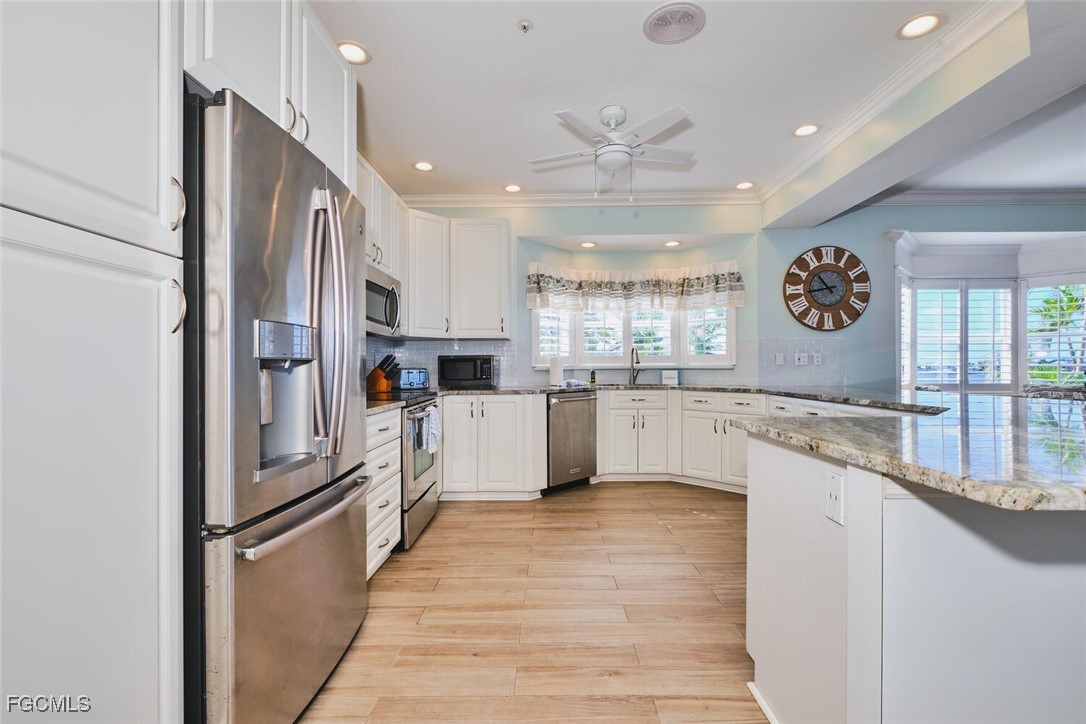 950 San Carlos DR