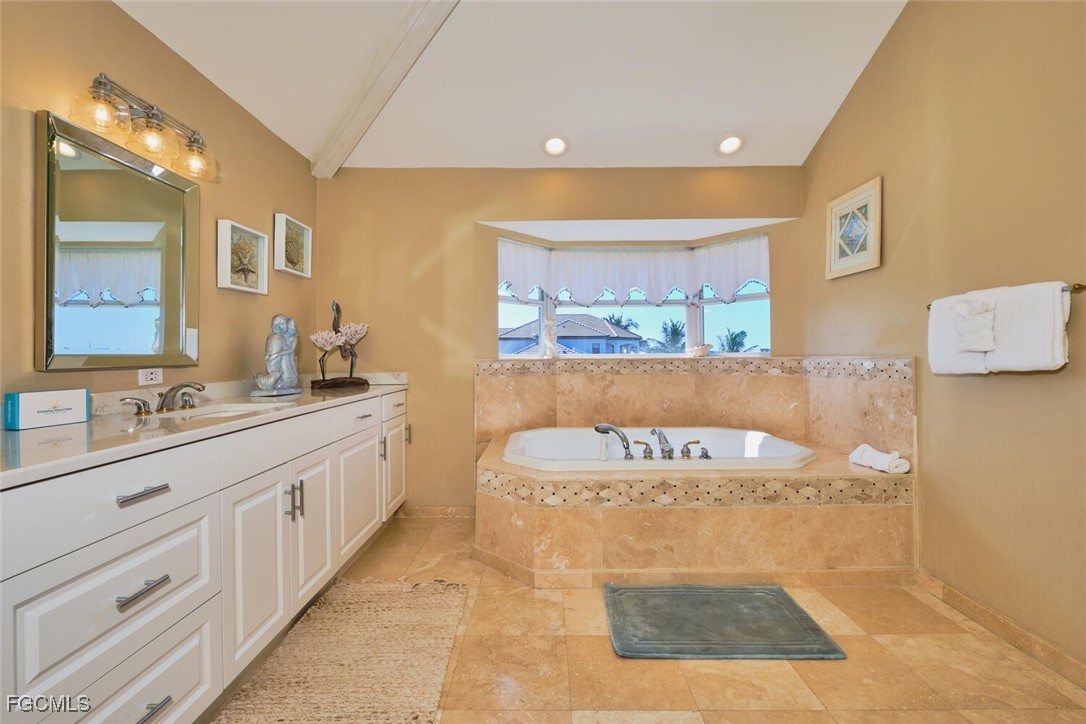 950 San Carlos DR