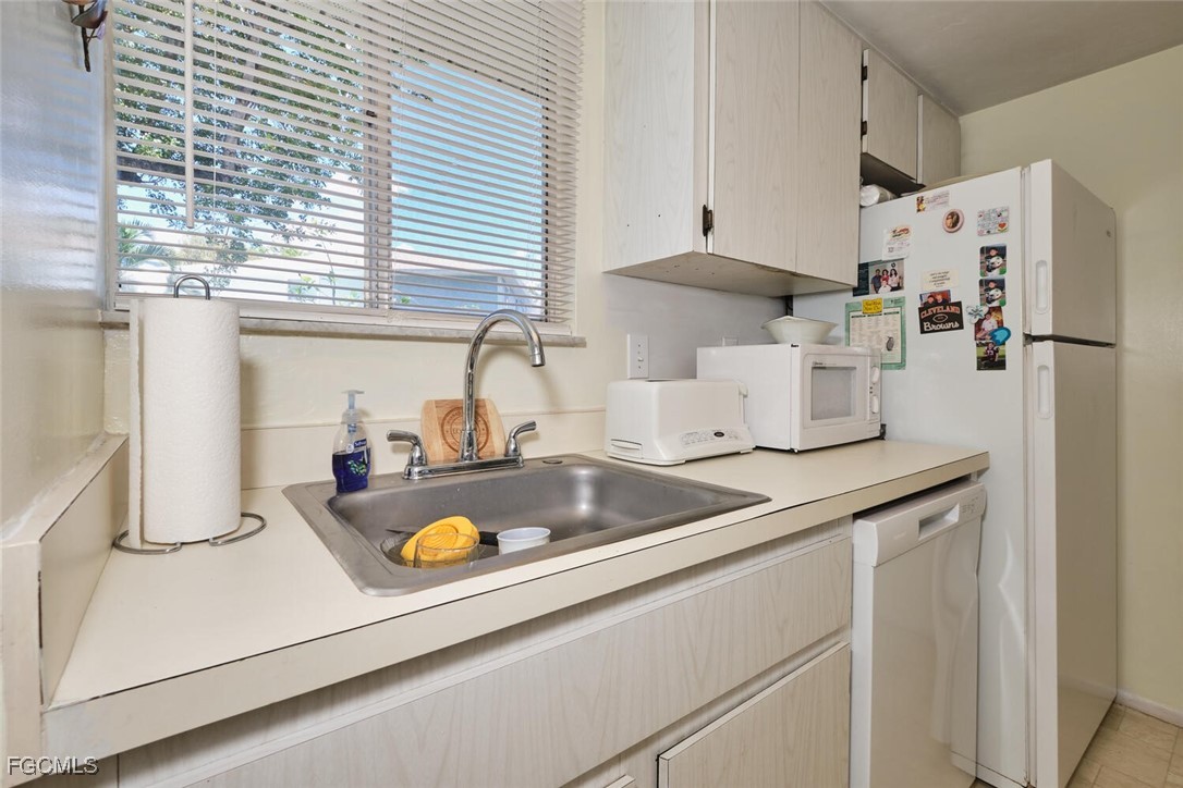 3350 Alouette CIR 1