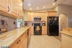 140 SE 8th ST