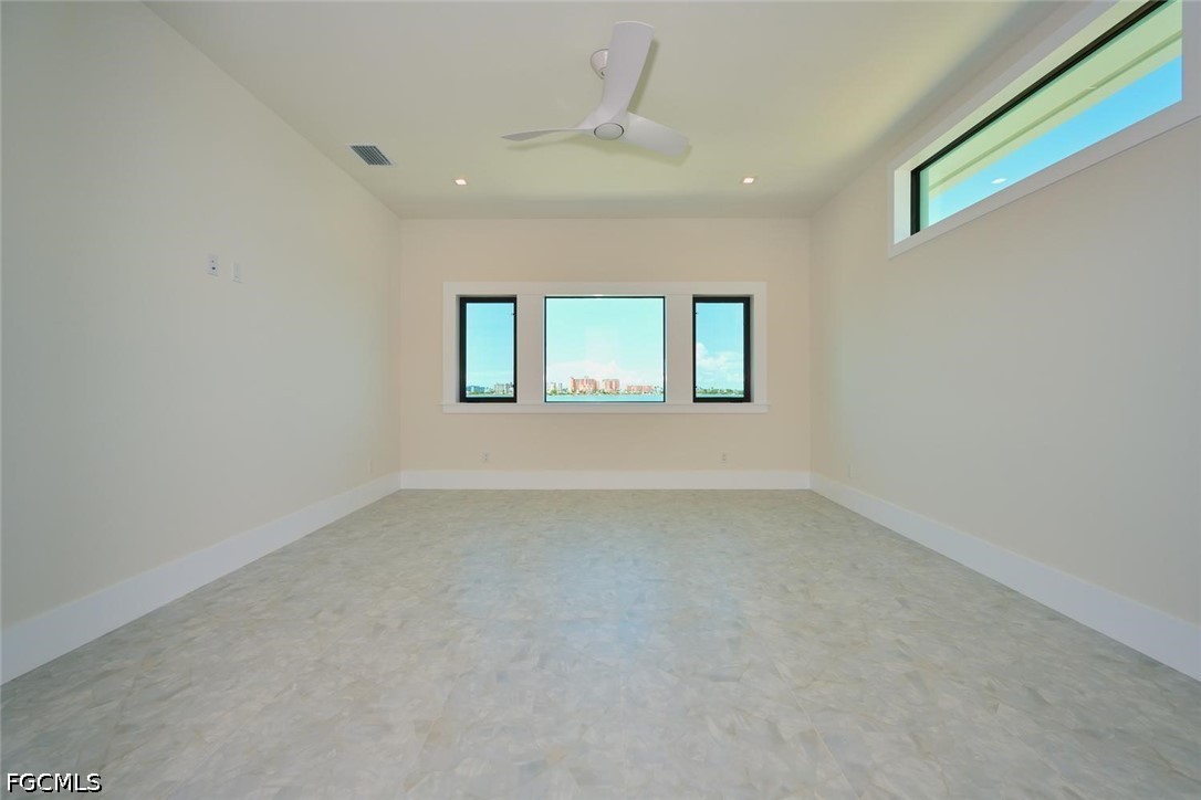 938 San Carlos DR