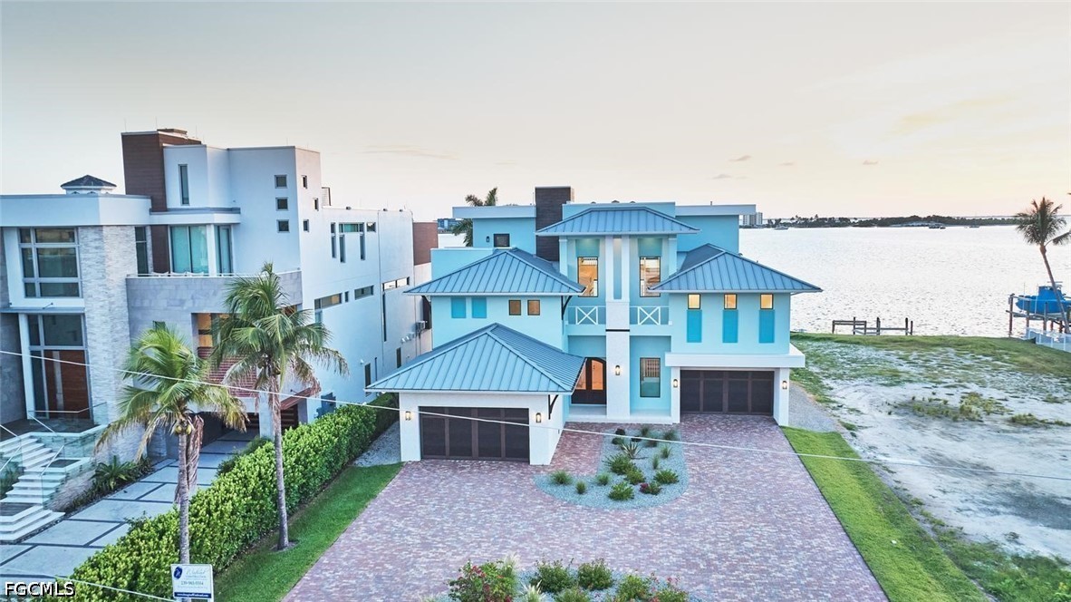 938 San Carlos DR
