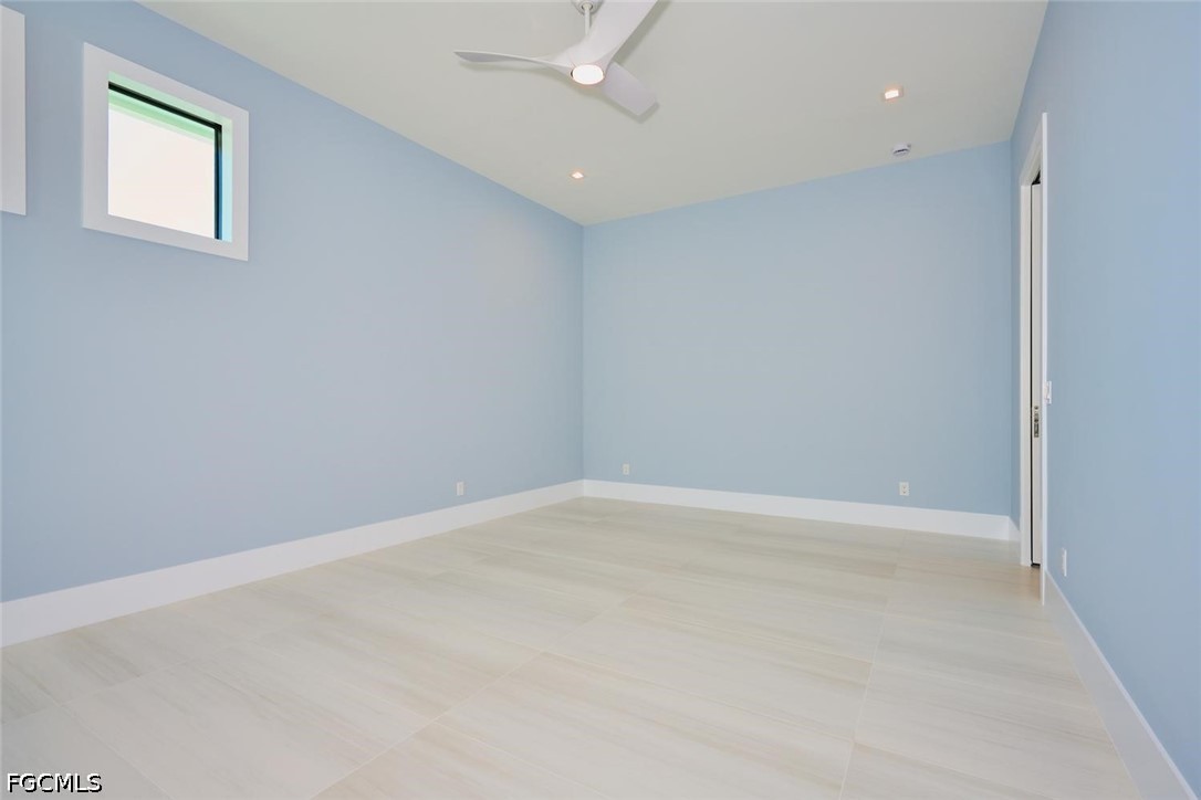 938 San Carlos DR