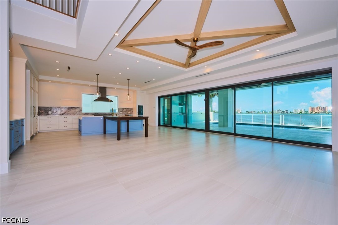 938 San Carlos DR