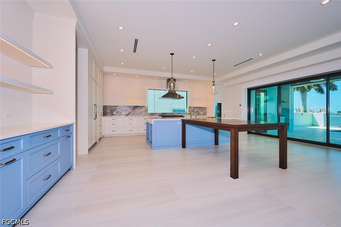 938 San Carlos DR
