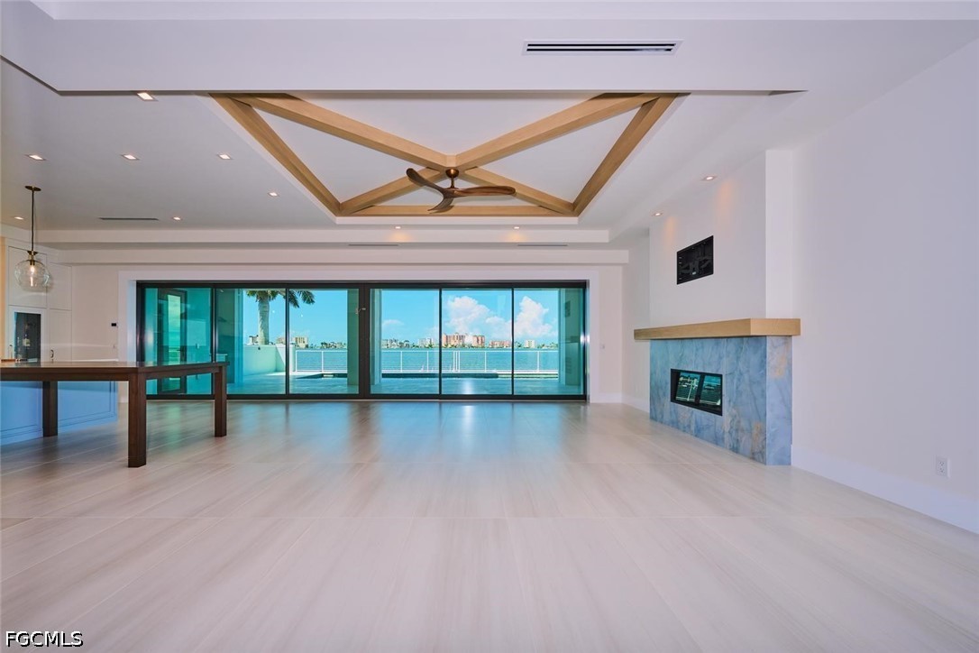 938 San Carlos DR