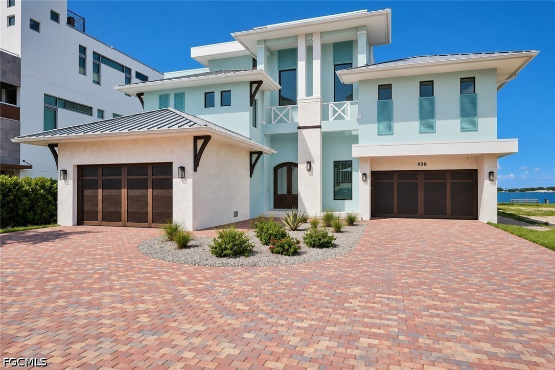 938 San Carlos DR