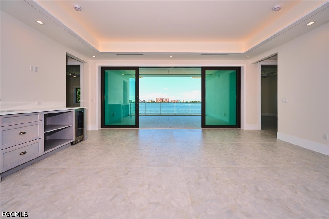 938 San Carlos DR
