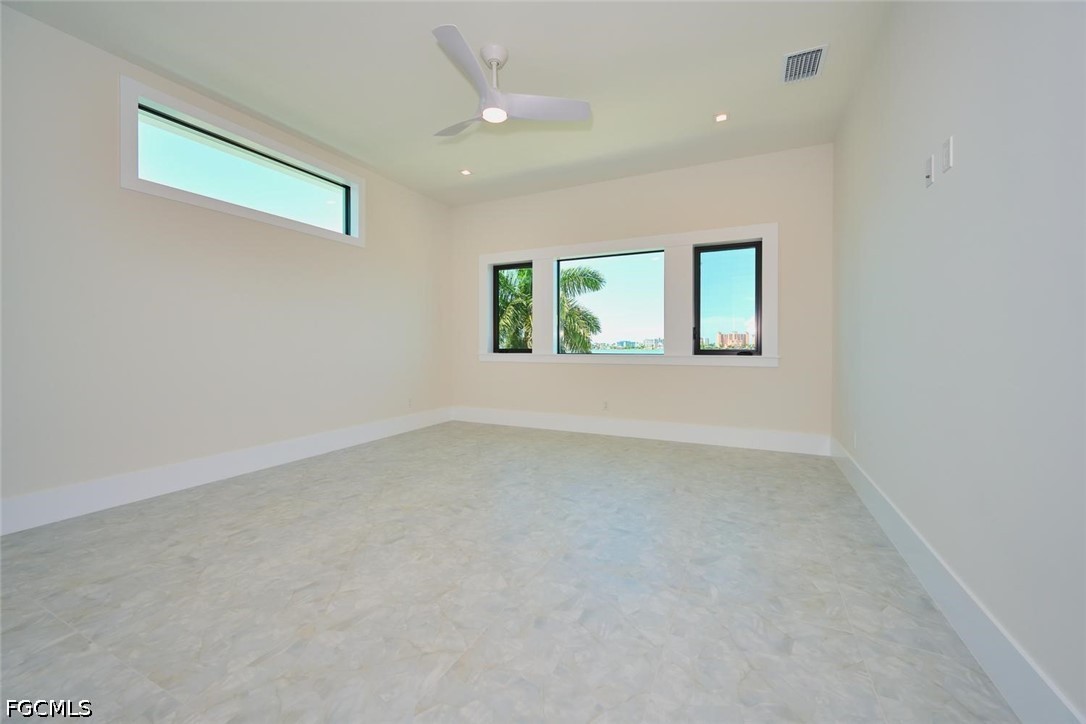 938 San Carlos DR